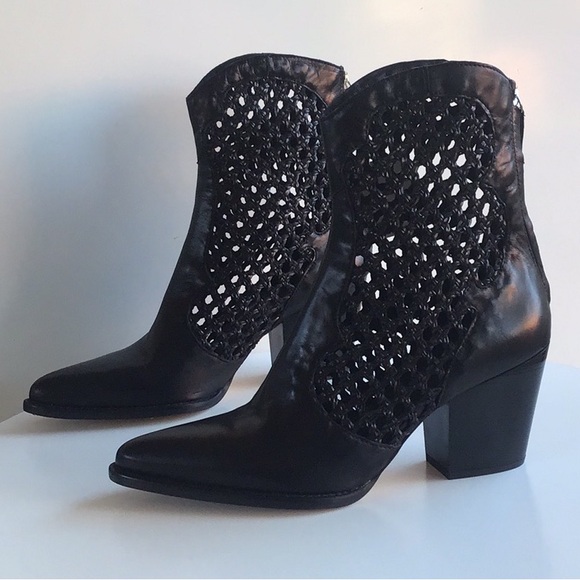 Rare Zara western cowboy open weave pointy heeled black ankle boots - Picture 2 of 16